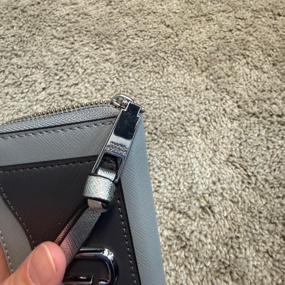 Marc Jacobs The Utility Snapshot Top Zip Multi Wallet - Picture 3 of 5